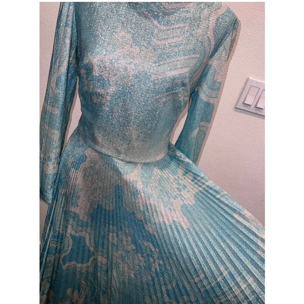 Vintage 1970s Carillon New York Blue Silver Lurex Pleated Maxi Gown - Picture 13 of 16